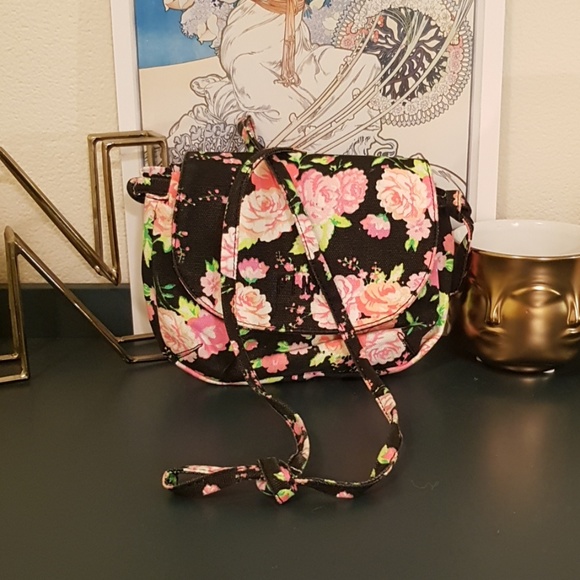 PINK Victoria's Secret Handbags - EUC Victoria's Secret PINK Floral Crossbody Bag